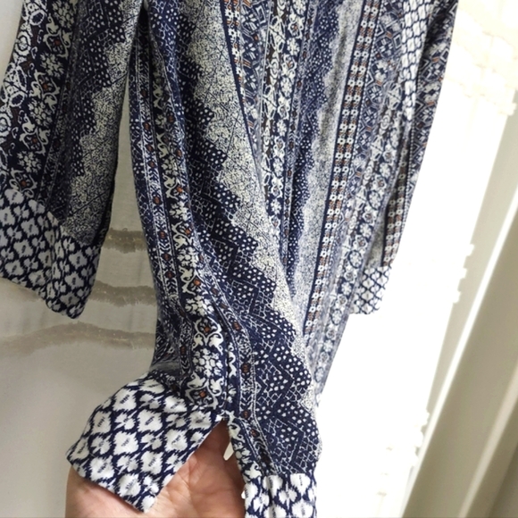 Doe and Rae size small top - Picture 6 of 8